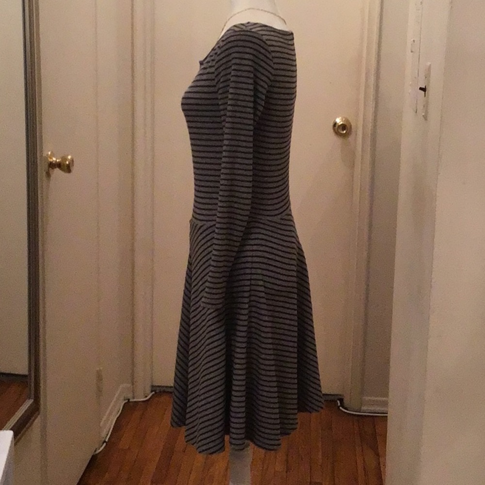 GAP DRESS LONG SLEEVES SKATE BOTTOM SZ 0 - Picture 3 of 6